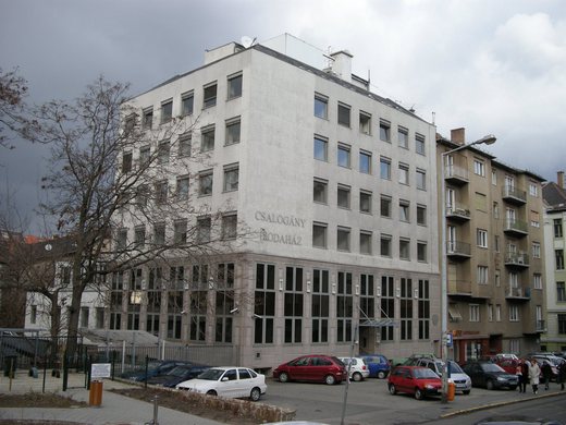 csalogany office building